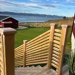 Stort Hus Ved Sjokanten Villa Karlsøy