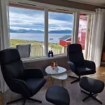 Villa Stort Hus Ved Sjokanten Karlsøy