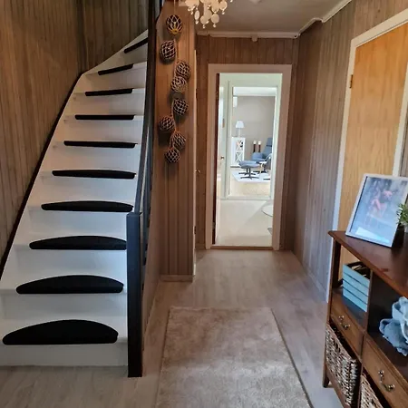 Stort Hus Ved Sjokanten