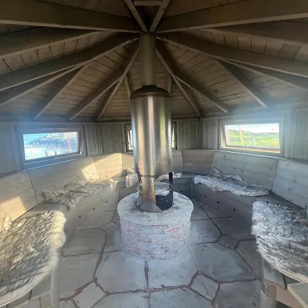 Villa Stort Hus Ved Sjokanten Karlsøy