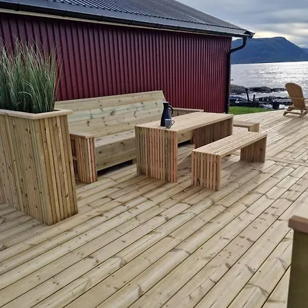 Villa Stort Hus Ved Sjokanten Karlsøy