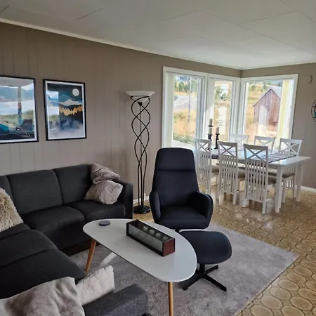 Stort Hus Ved Sjokanten Villa *