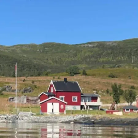 Villa Stort Hus Ved Sjokanten Karlsøy