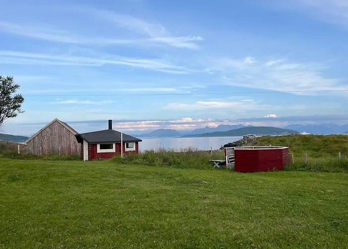 Stort Hus Ved Sjokanten *