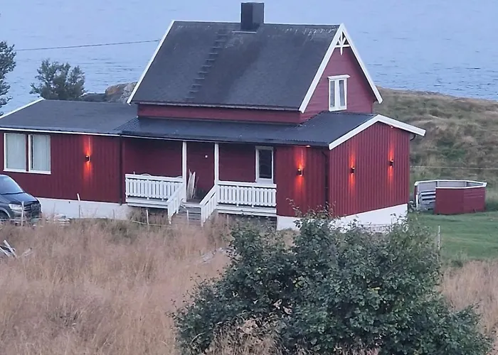 Stort Hus Ved Sjokanten Villa Karlsøy