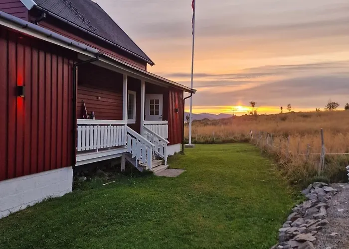 Stort Hus Ved Sjokanten Villa Karlsøy