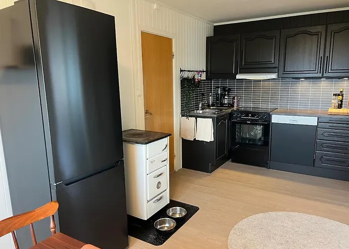 Stort Hus Ved Sjokanten