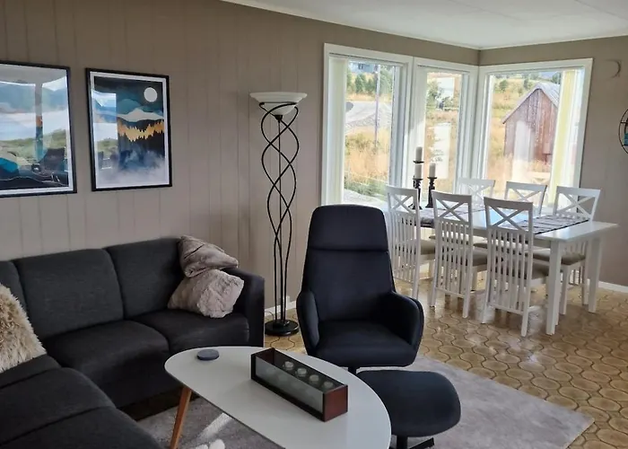 Stort Hus Ved Sjokanten Villa *