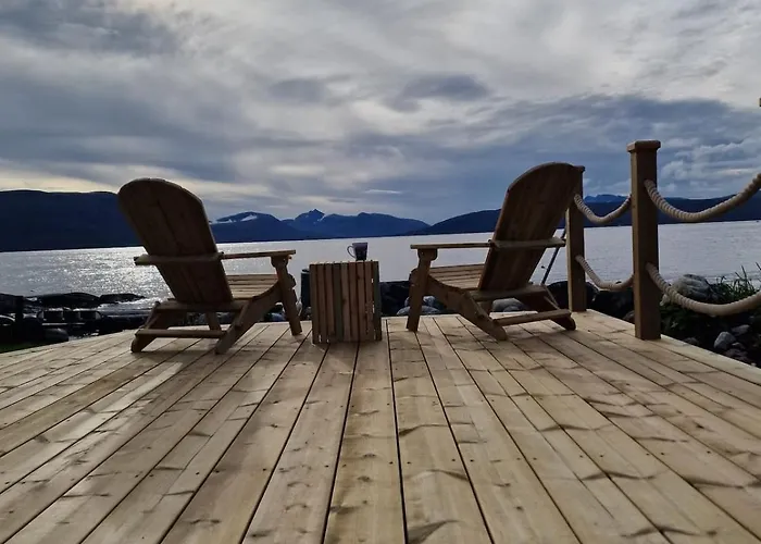 Stort Hus Ved Sjokanten Villa Karlsøy
